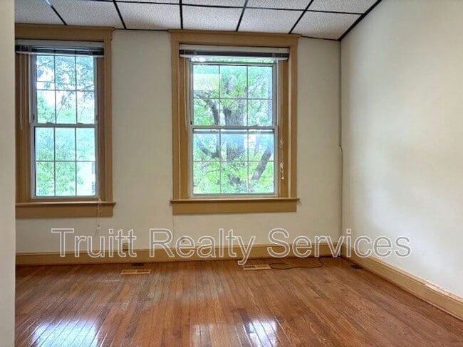 Building Photo - 1319 Pennsylvania Ave. SE