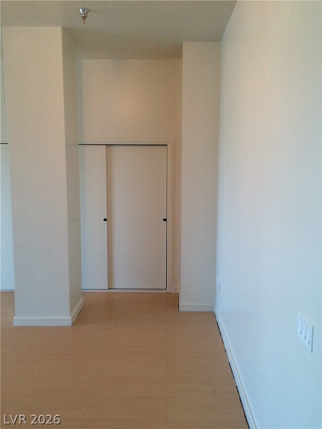 Building Photo - 200 Hoover Ave