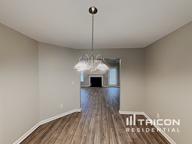 Building Photo - 1807 Bellwick Dr