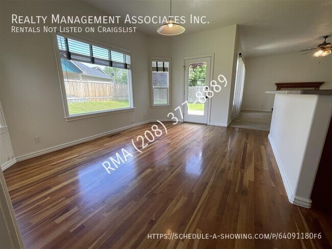 Building Photo - 4336 N Chatterton Ave