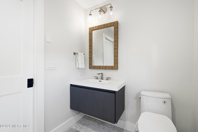 Building Photo - 8 Jackson Ct