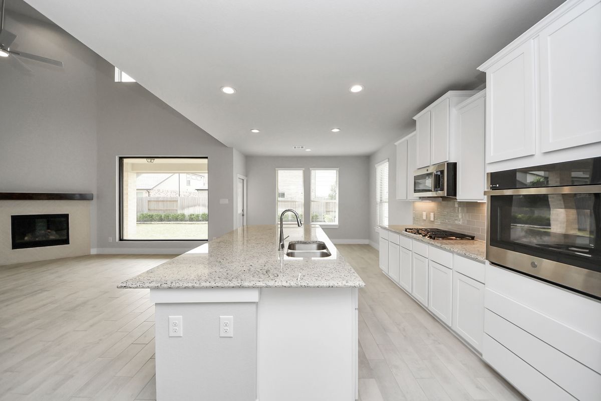 Building Photo - 1500 Sunrise Gables Dr