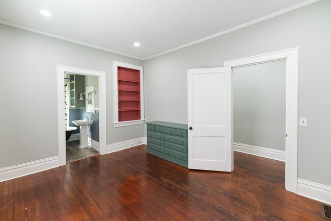 Building Photo - 501 Steele St