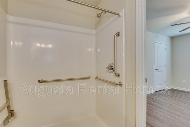 Building Photo - 2509 Otter Run