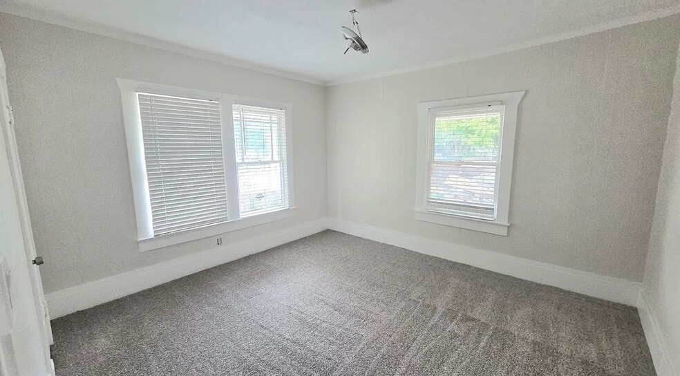 Building Photo - 2805 S Jennings Ave