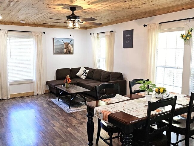 Building Photo - 702 Rush Branch Rd