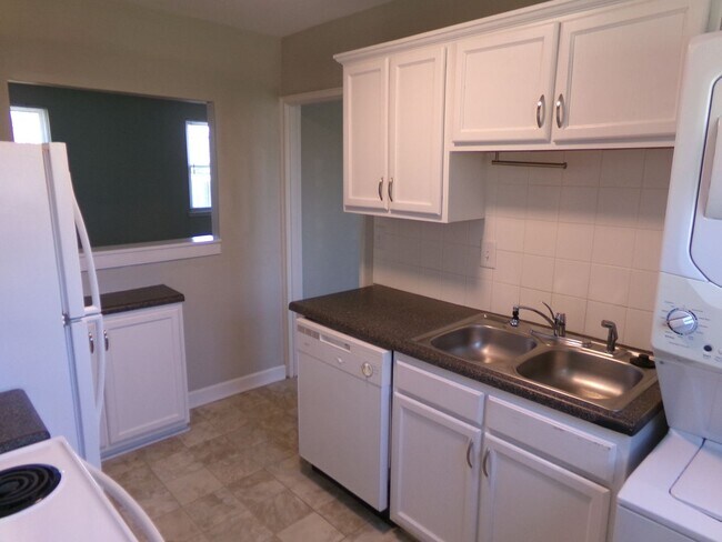 Building Photo - 2527 Miller Park Cir