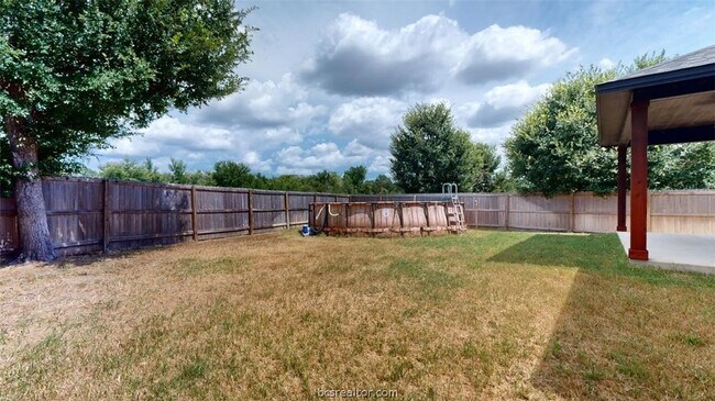 Building Photo - 513 Kubin St