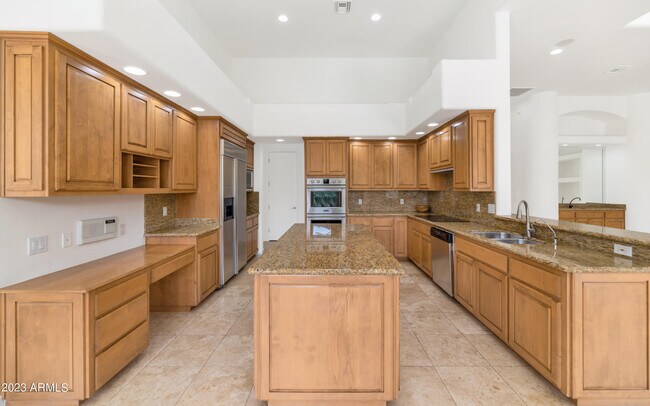 Building Photo - 11139 E Cannon Dr