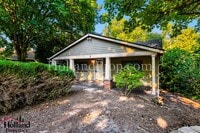 Building Photo - Hidden gem in SW Portland 2bd 1bth waiting for you!