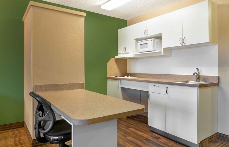 Building Photo - Furnished Studio-Toledo - Holland