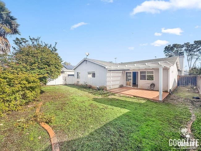 Building Photo - Nice 4B/2BA w/ Attached Garage & Fenced Yard