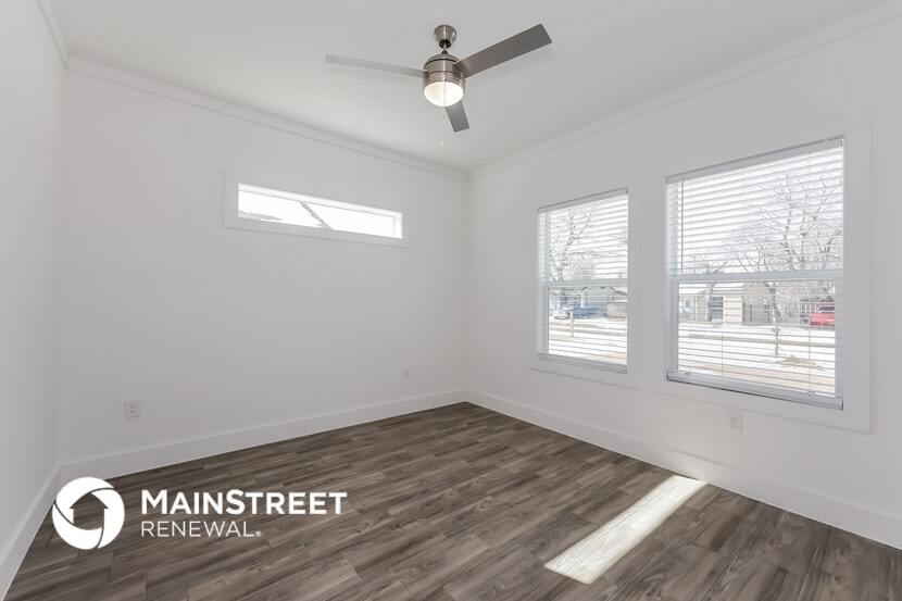 Building Photo - 1601 Daniel St