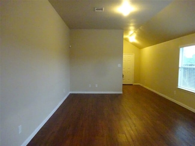 Building Photo - 2710 Bammelwood Dr