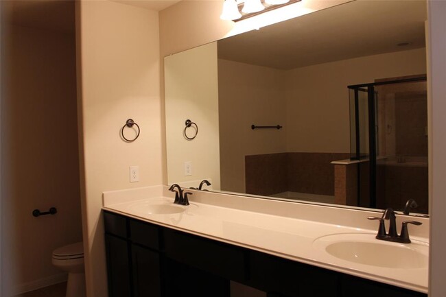 Building Photo - 6643 Sharpstone Creek Ln