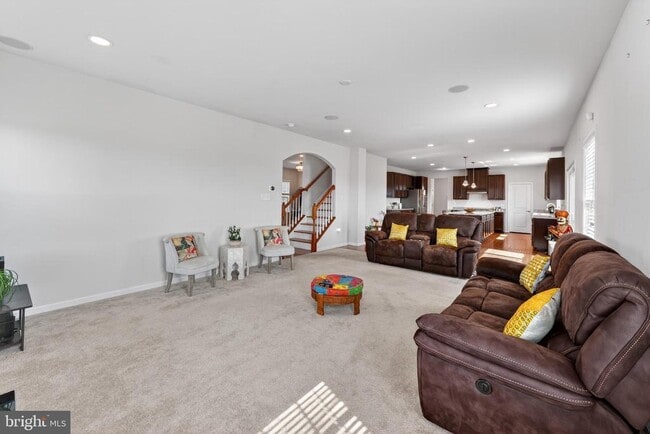 Building Photo - 40 Gina Dr