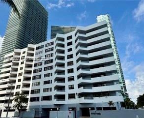 Building Photo - 555 NE 30th St