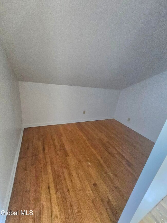 Building Photo - 19 Commodore St