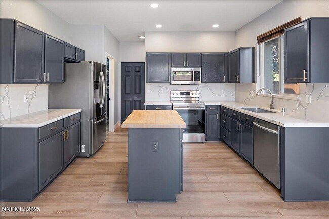 Building Photo - 2220 Signa Dr