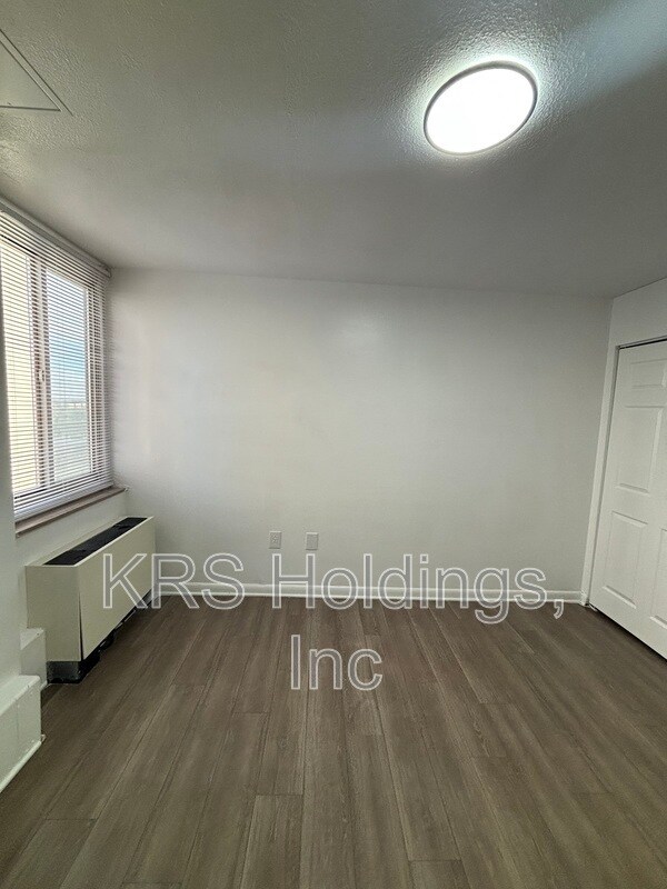 Building Photo - 311 W Franklin St