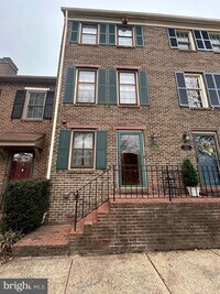Building Photo - 1202 W Abingdon Dr