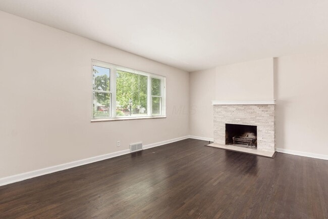 Building Photo - 336 E Weisheimer Rd