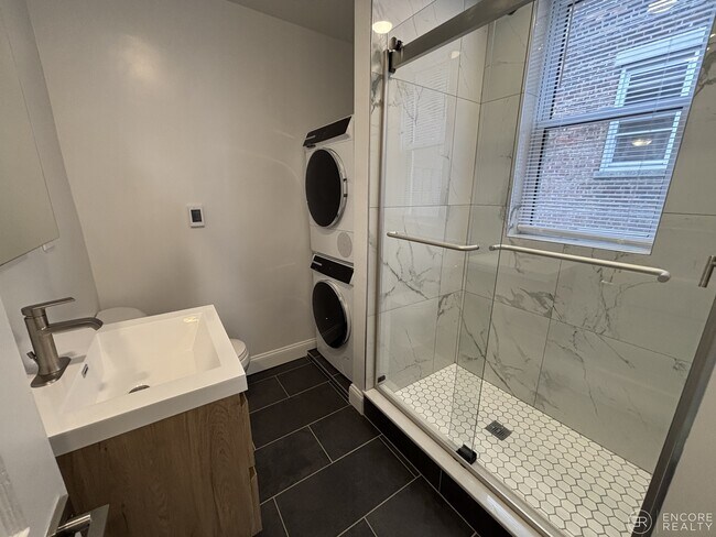 Building Photo - 120 Peterborough St