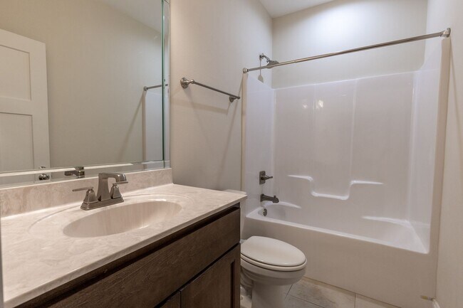Building Photo - 3BR/2BA home in the heart of Fairhope!