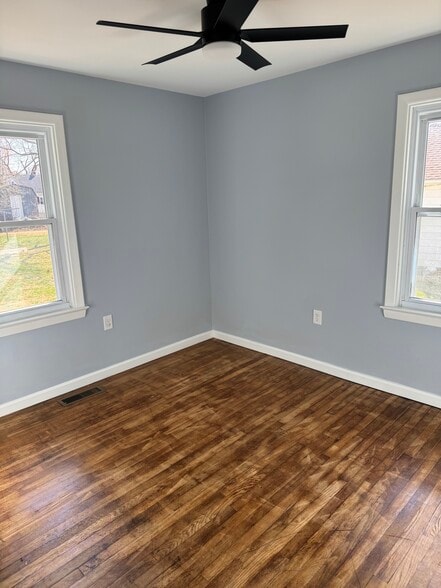 Building Photo - 1302 Hazel St