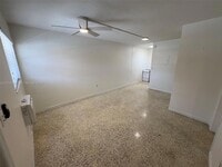 Building Photo - 320 W 10th St