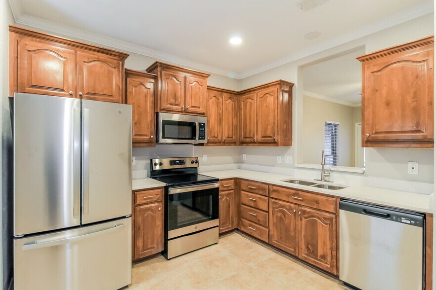 Building Photo - 12112 Walden Wood Dr