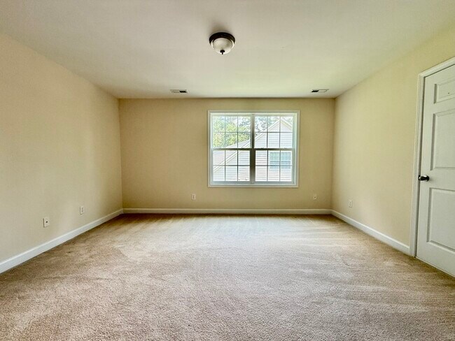 Building Photo - 410 Harkness Cir