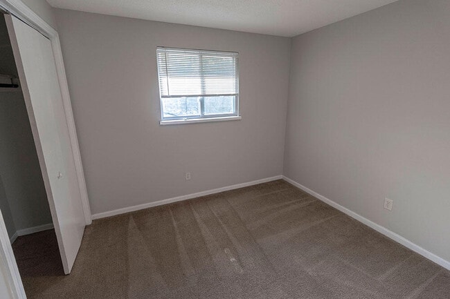 Building Photo - 1305 N Golf Blvd