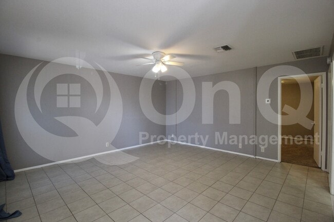 Building Photo - 9021 W Elm St