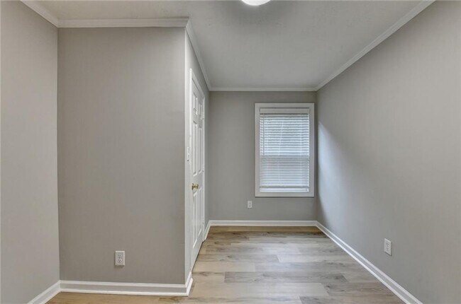 Building Photo - 3876 Meadow Creek Dr