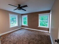 Building Photo - 294 W 2nd St