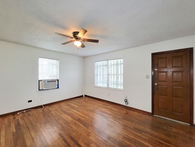 Building Photo - 409 N Parrish St