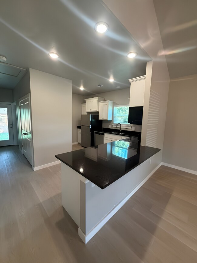 Building Photo - Beautiful, Pet-friendly 2-Bedroom, 2-Bath Home in Perry!
