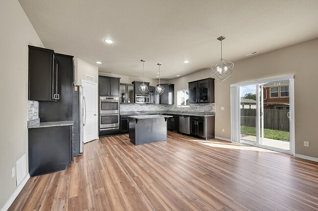 Building Photo - $2,495 - 3-Bed Home with Updated Features ...