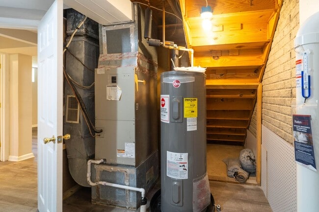 Building Photo - Beautiful 2 Story 3 BD 3.5 BA home in Burtonsville, MD