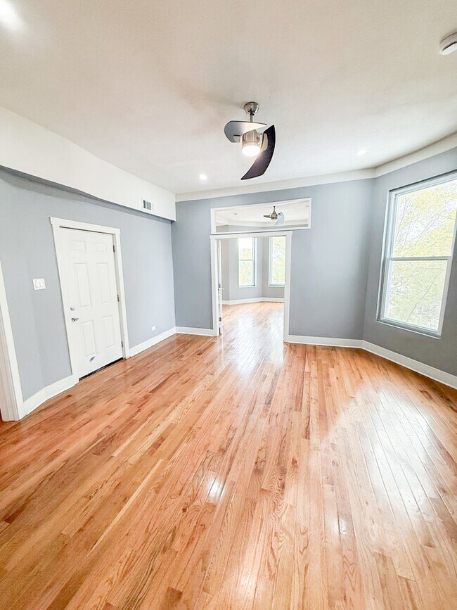 Building Photo - 438 E 49th St