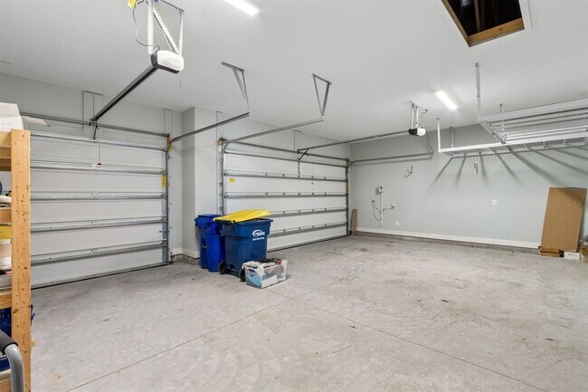 Building Photo - 95169 Poplar Way