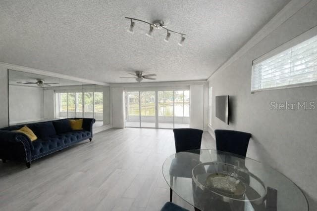 Building Photo - 9030 Lake Pl Ln