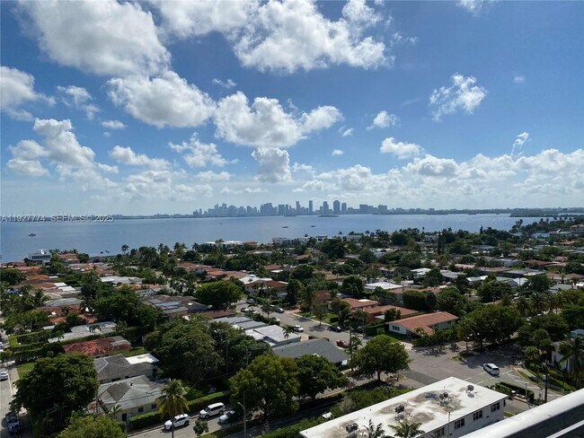 Building Photo - 7901 Hispanola Ave