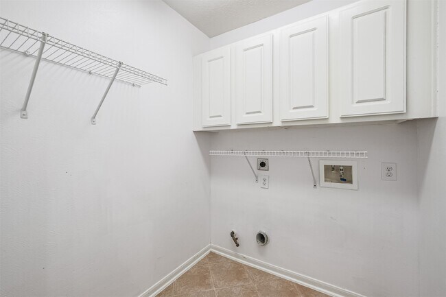 Building Photo - 5818 Bent Arbor Ln