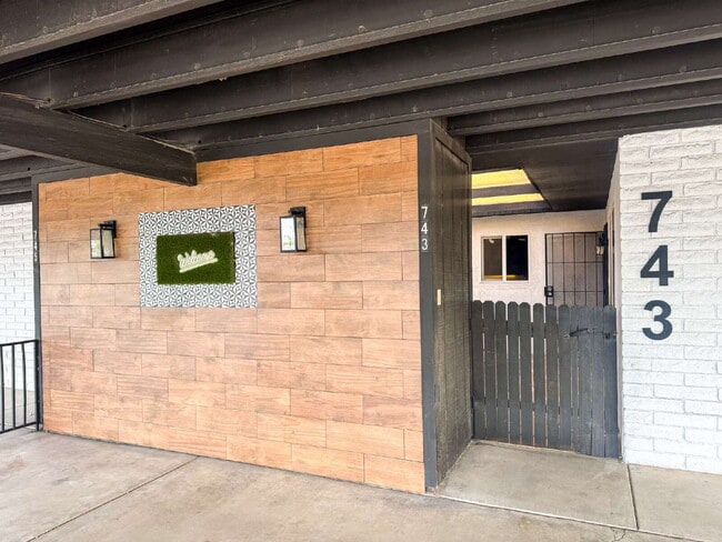 Building Photo - "Pool Home in the Center of Yuma!"