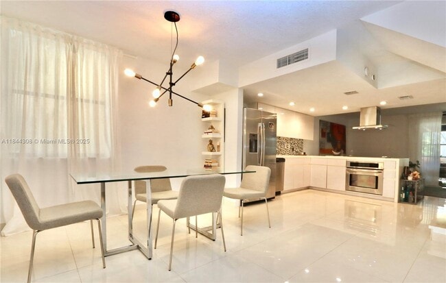 Building Photo - 20350 W Country Club Dr
