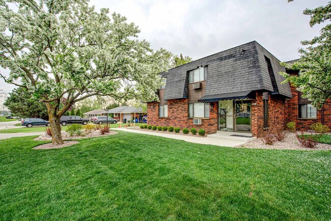 Building Photo - 3367 S 100th St