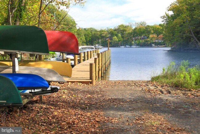 Building Photo - 21 Elm Rd