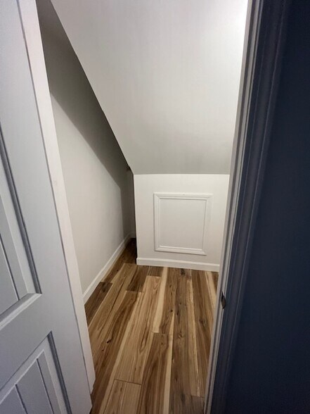 Building Photo - 222 Primrose Hill Rd